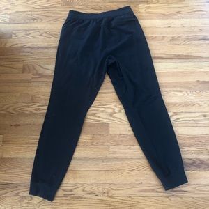 Lululemond Men’s Medium Black Joggers